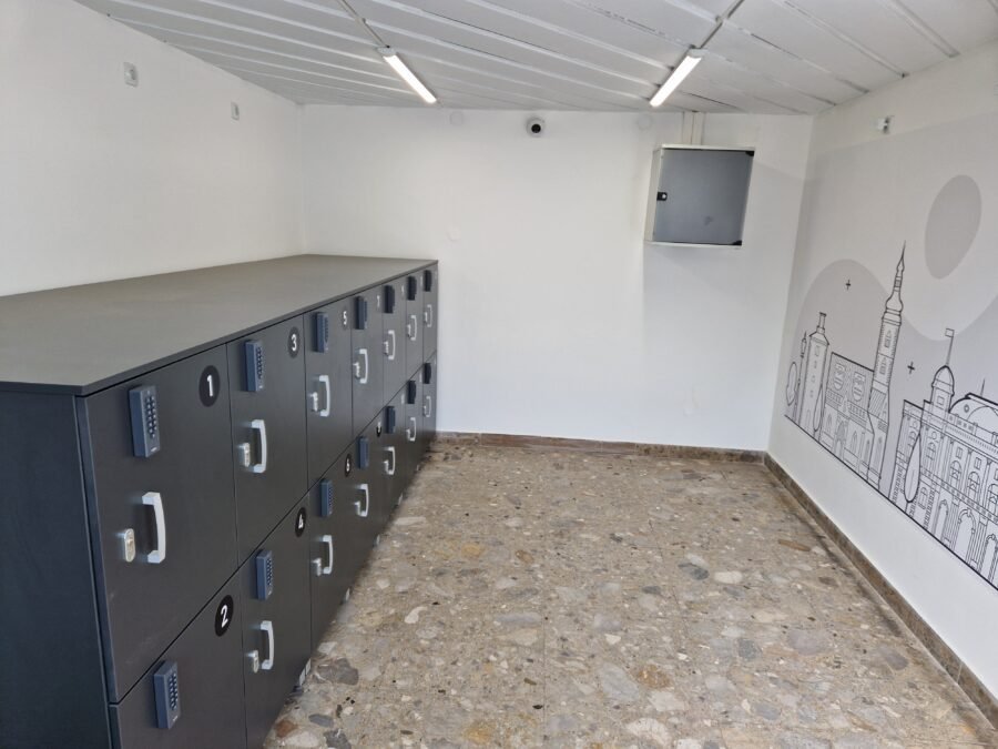 City Lockers citylockers Zagreb locker boxes wide view