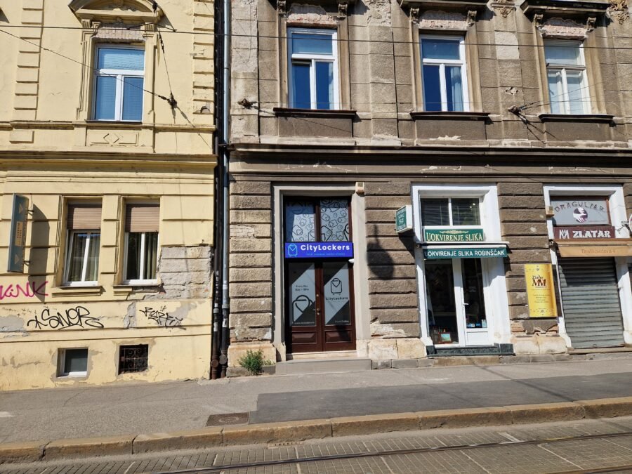 City Lockers citylockers Zagreb entrance door from far away